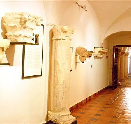 Hotel De 4*