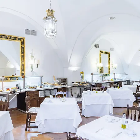 Hotel De 4*